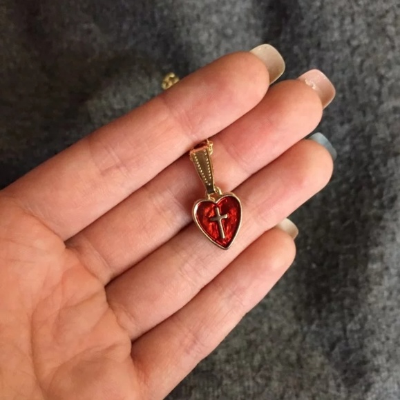🍓Red heart gold cross necklace - Picture 6 of 9